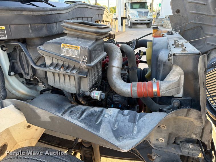 image for item ED5145 2017 International DuraStar 4300 box truck