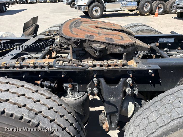 image for item ED5149 2018 International LT625 semi truck