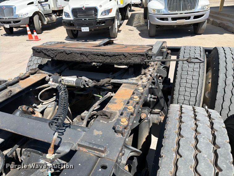 image for item ED5149 2018 International LT625 semi truck