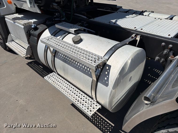 image for item ED5149 2018 International LT625 semi truck