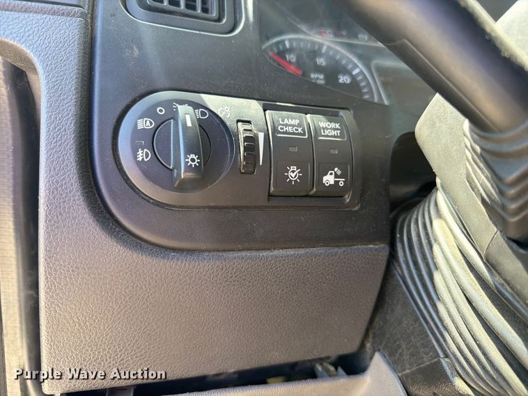 image for item ED5149 2018 International LT625 semi truck