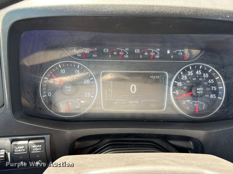 image for item ED5149 2018 International LT625 semi truck