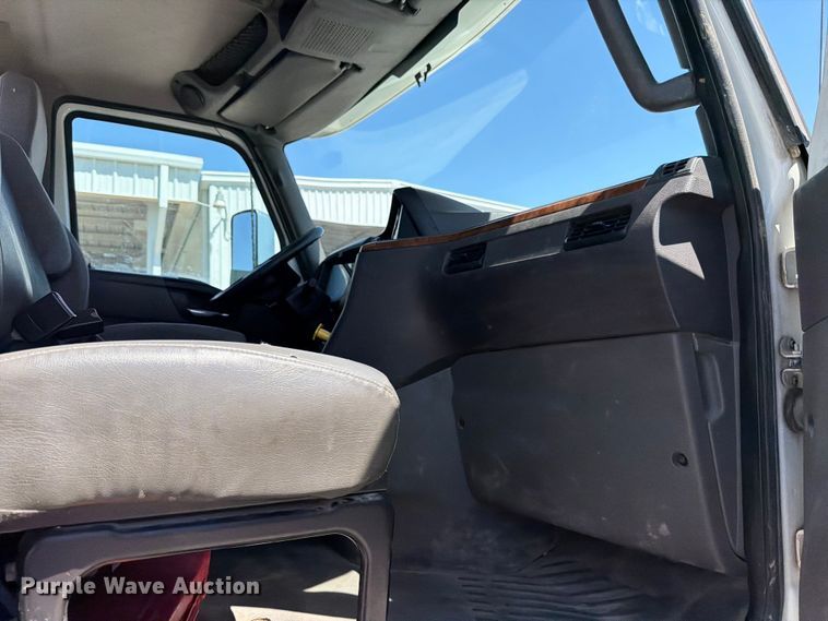 image for item ED5149 2018 International LT625 semi truck