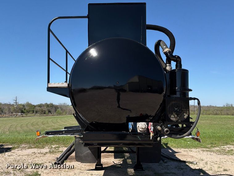 image for item ED5169 2000 Brenner Tank vacuum trailer