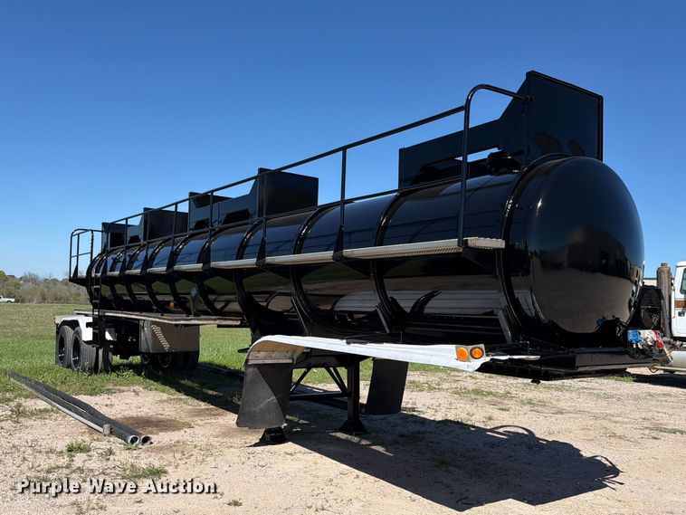 image for item ED5169 2000 Brenner Tank vacuum trailer