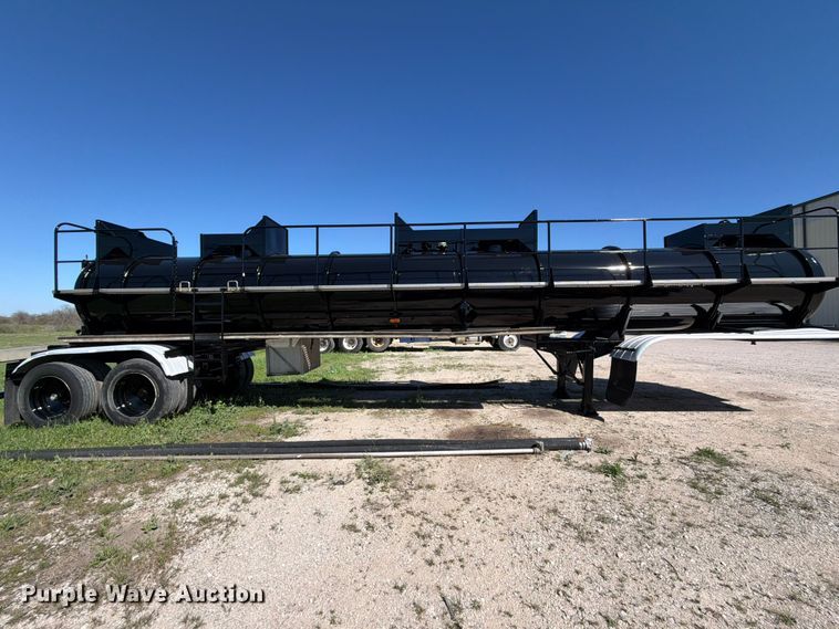 image for item ED5169 2000 Brenner Tank vacuum trailer