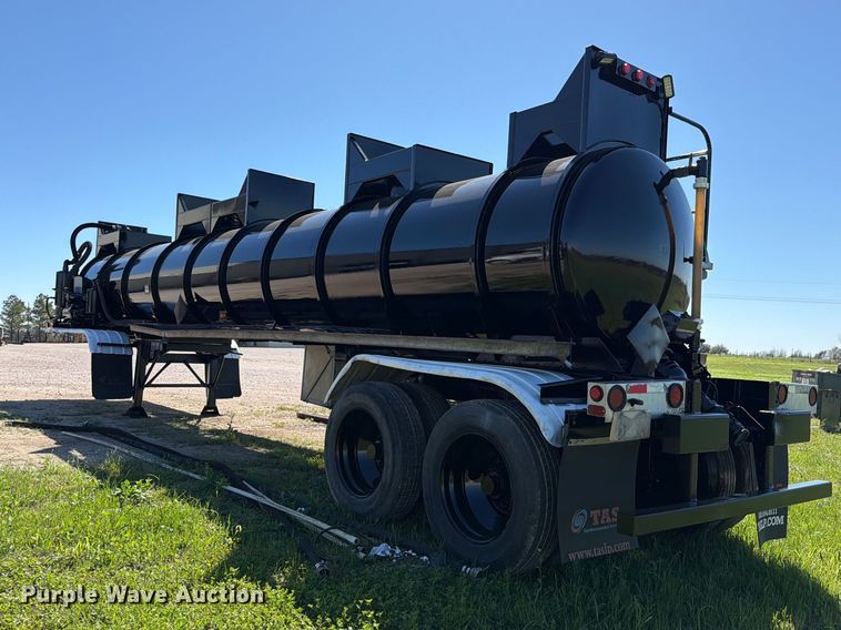 image for item ED5169 2000 Brenner Tank vacuum trailer