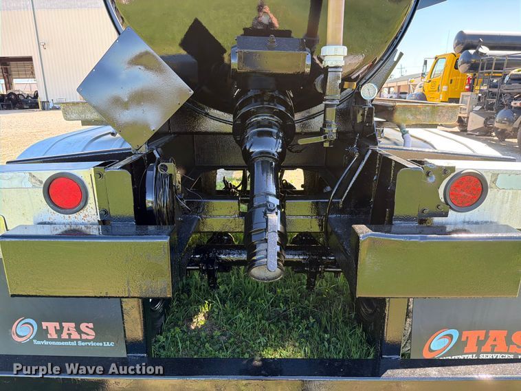 image for item ED5169 2000 Brenner Tank vacuum trailer