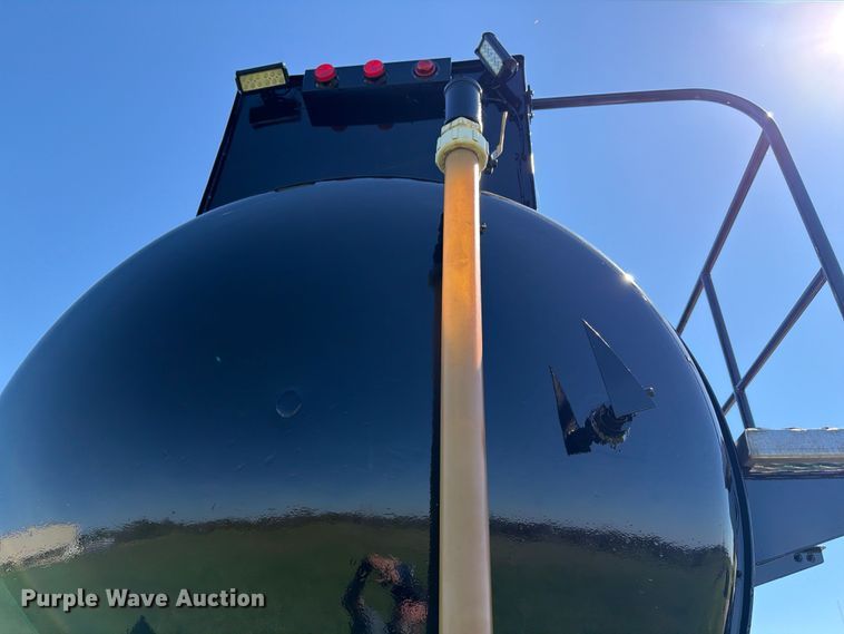 image for item ED5169 2000 Brenner Tank vacuum trailer