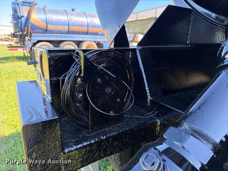 image for item ED5169 2000 Brenner Tank vacuum trailer