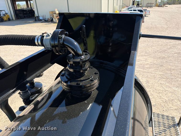 image for item ED5169 2000 Brenner Tank vacuum trailer