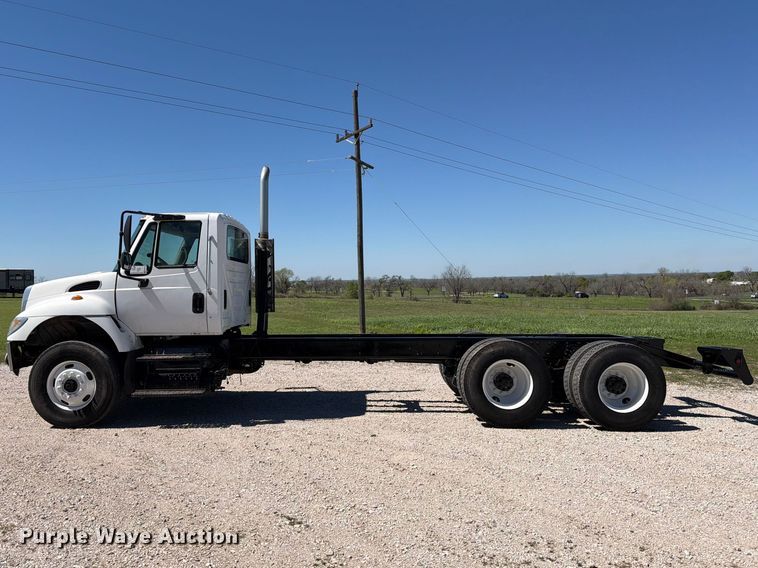 image for item ED5172 2006 International 7400 truck cab and chassis