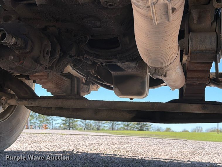 image for item ED5172 2006 International 7400 truck cab and chassis