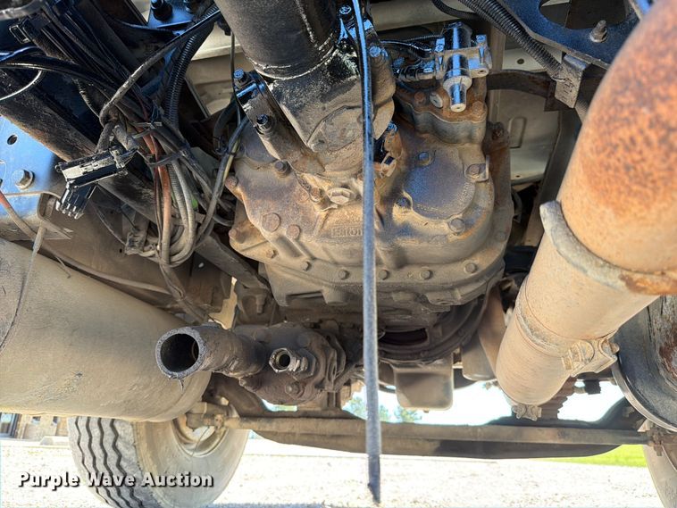 image for item ED5172 2006 International 7400 truck cab and chassis