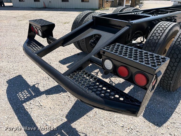 image for item ED5172 2006 International 7400 truck cab and chassis