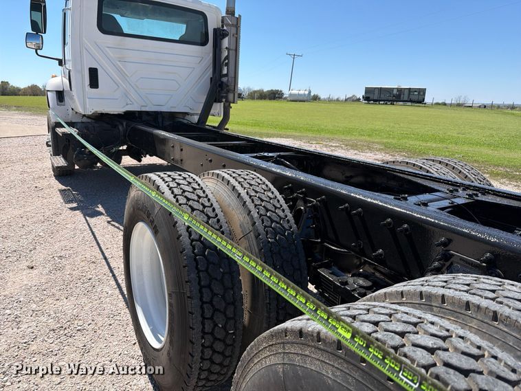 image for item ED5172 2006 International 7400 truck cab and chassis