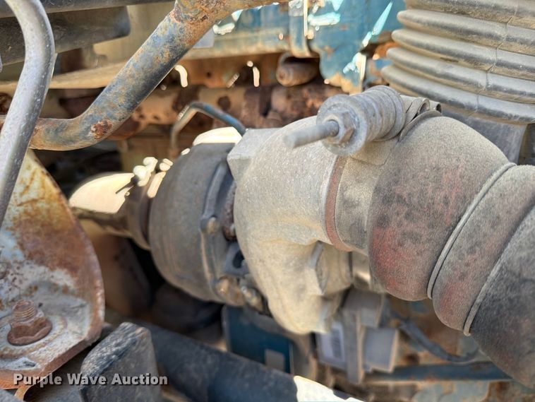 image for item ED5172 2006 International 7400 truck cab and chassis