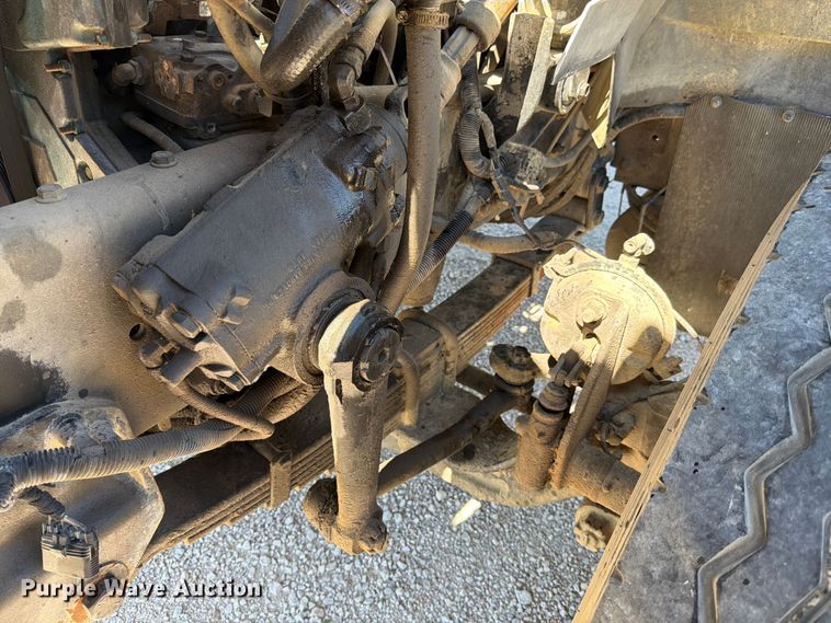 image for item ED5172 2006 International 7400 truck cab and chassis