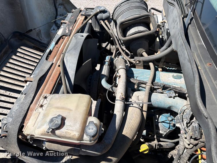 image for item ED5172 2006 International 7400 truck cab and chassis