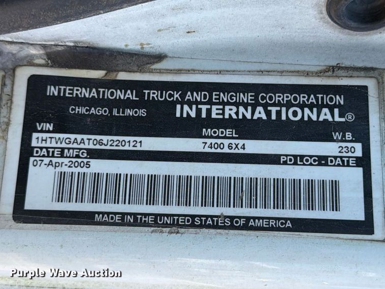 image for item ED5172 2006 International 7400 truck cab and chassis