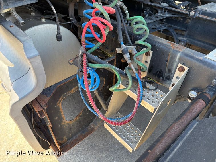 image for item ED5188 2015 International ProStar Plus semi truck