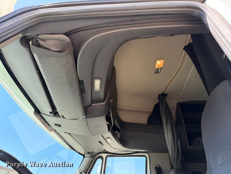 image for item ED5188 2015 International ProStar Plus semi truck