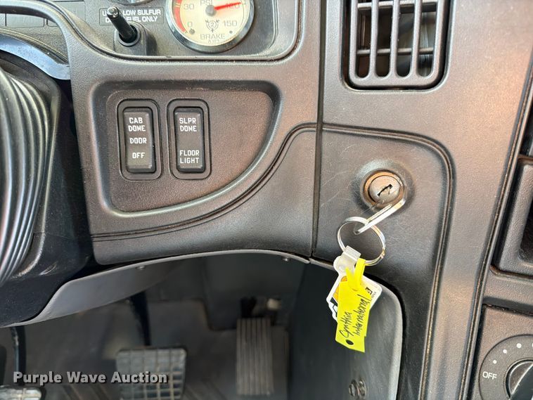 image for item ED5188 2015 International ProStar Plus semi truck