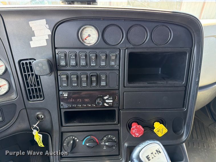 image for item ED5188 2015 International ProStar Plus semi truck