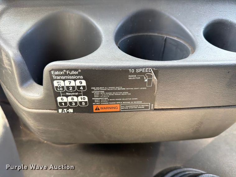 image for item ED5188 2015 International ProStar Plus semi truck