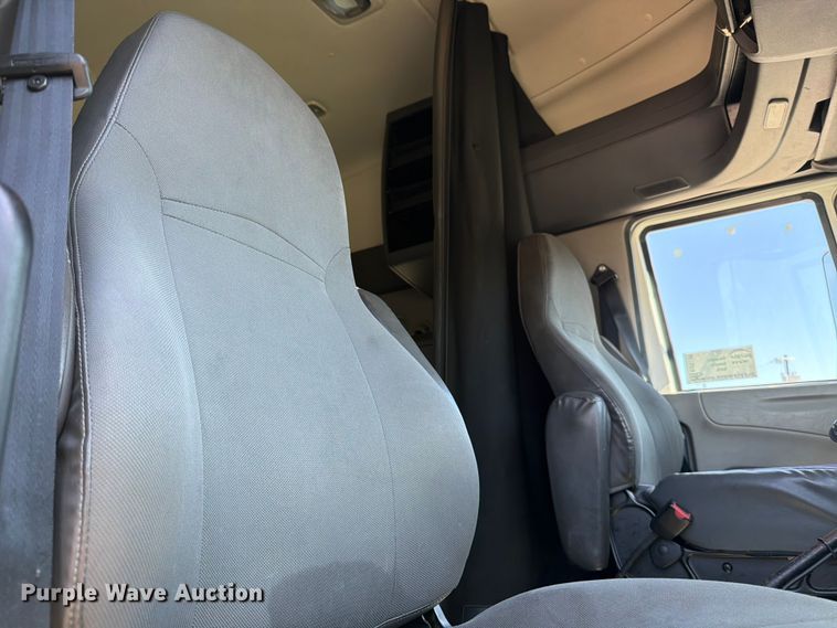 image for item ED5188 2015 International ProStar Plus semi truck