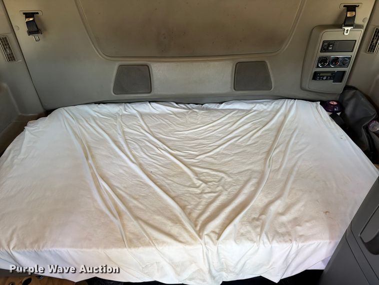 image for item ED5188 2015 International ProStar Plus semi truck