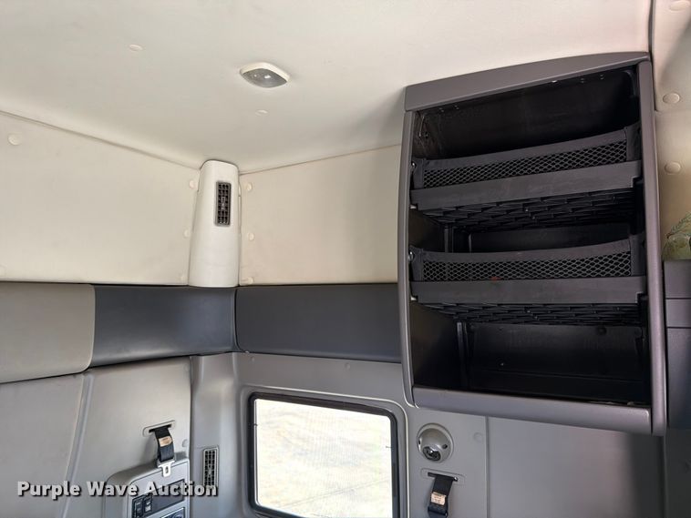 image for item ED5188 2015 International ProStar Plus semi truck