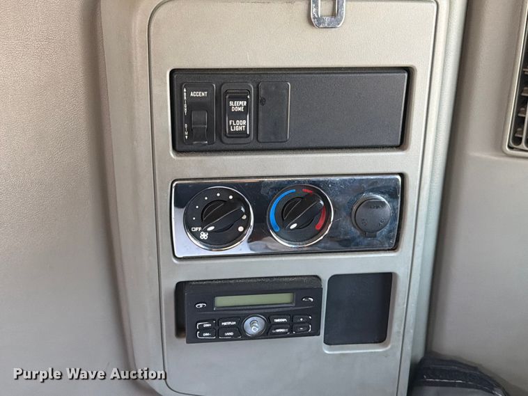 image for item ED5188 2015 International ProStar Plus semi truck