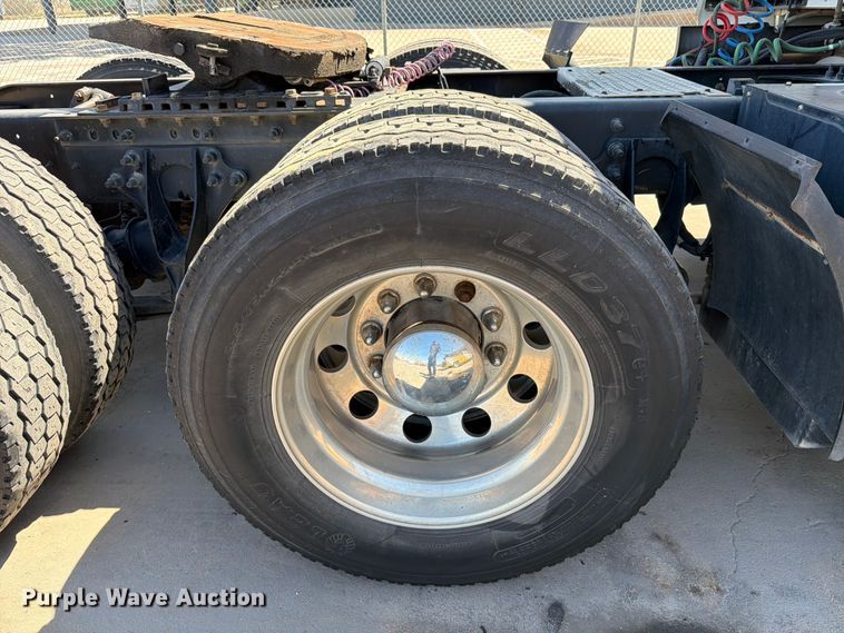 image for item ED5188 2015 International ProStar Plus semi truck