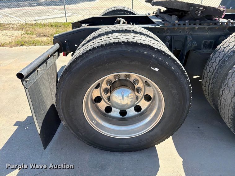 image for item ED5188 2015 International ProStar Plus semi truck