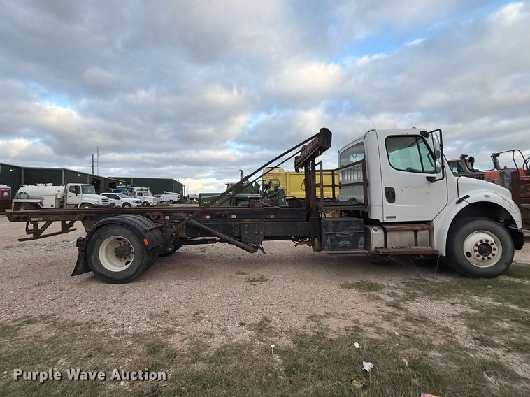 image for item ED5190 2009 Freightliner Business Class M2 roll-off container truck