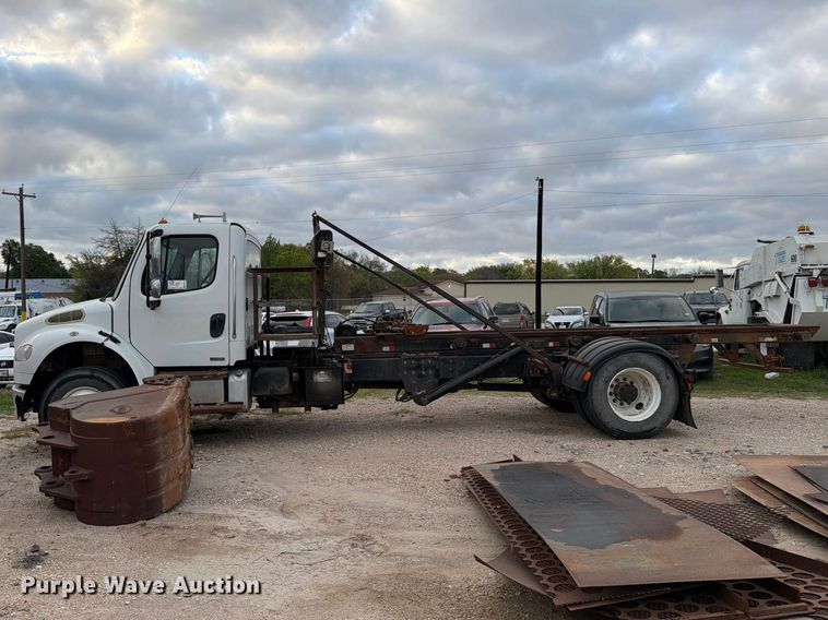 image for item ED5190 2009 Freightliner Business Class M2 roll-off container truck