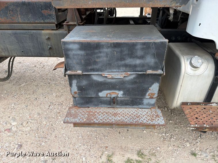 image for item ED5190 2009 Freightliner Business Class M2 roll-off container truck