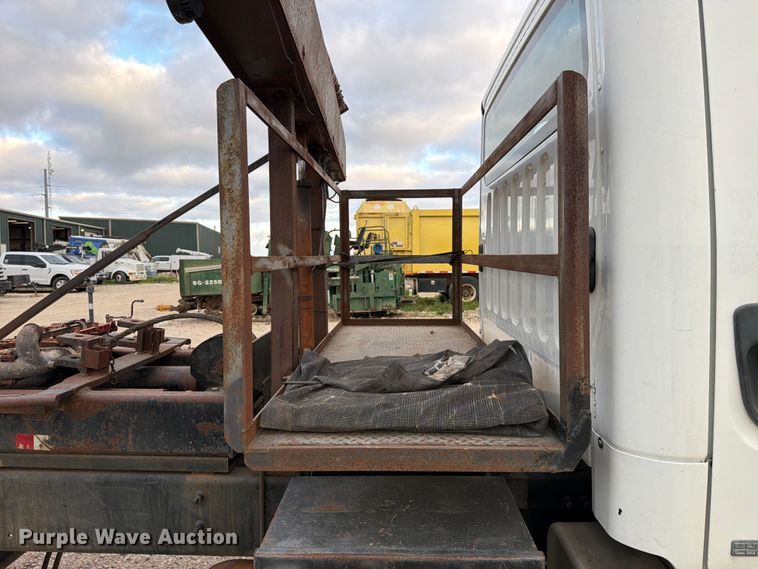 image for item ED5190 2009 Freightliner Business Class M2 roll-off container truck