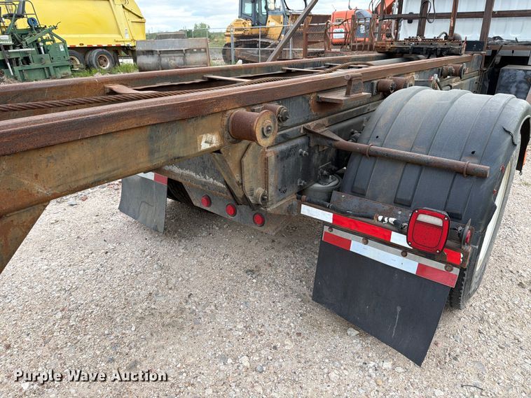 image for item ED5190 2009 Freightliner Business Class M2 roll-off container truck