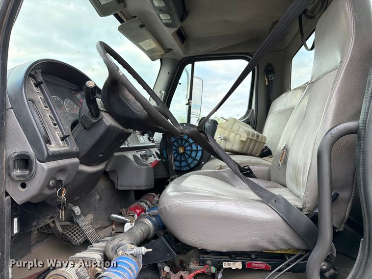 image for item ED5190 2009 Freightliner Business Class M2 roll-off container truck