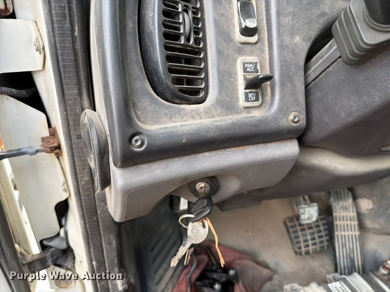 image for item ED5190 2009 Freightliner Business Class M2 roll-off container truck