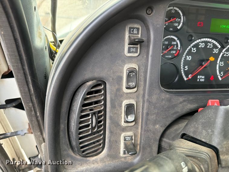 image for item ED5190 2009 Freightliner Business Class M2 roll-off container truck