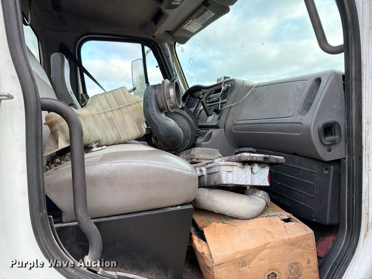 image for item ED5190 2009 Freightliner Business Class M2 roll-off container truck