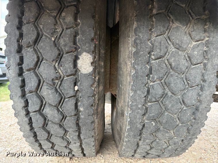 image for item ED5190 2009 Freightliner Business Class M2 roll-off container truck