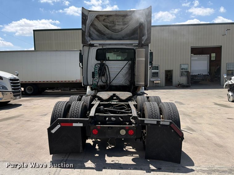 image for item ED5195 2012 International 8600 semi truck