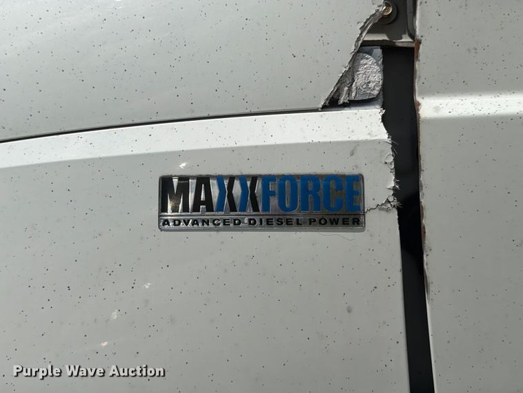 image for item ED5195 2012 International 8600 semi truck