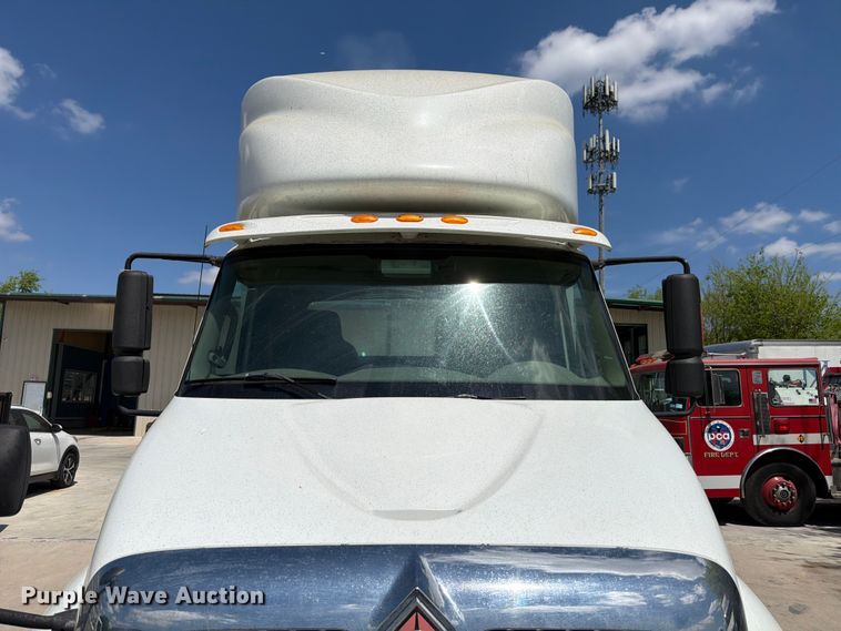 image for item ED5195 2012 International 8600 semi truck