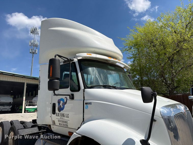 image for item ED5195 2012 International 8600 semi truck