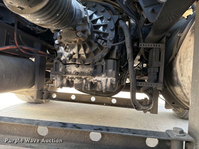 image for item ED5195 2012 International 8600 semi truck